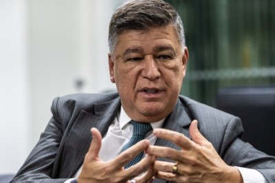 Carlos Viana tem 26,5% e Marília Campos 18,6% para senador