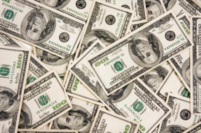 Dólar cai para R$ 4,95 e atinge menor valor em duas semanas