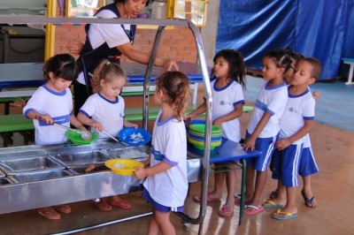 Goiânia amplia recursos da merenda escolar em até 58%