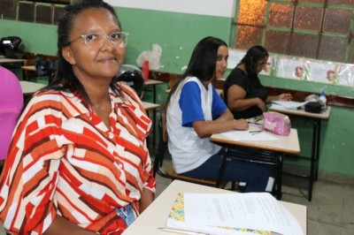 Goiânia intensifica busca ativa para matrículas na EJA