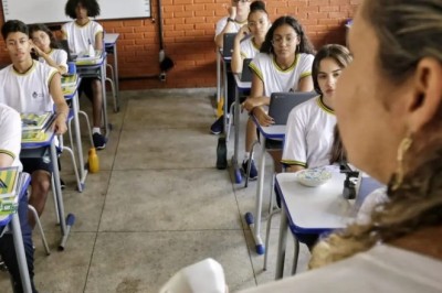 Professores da rede estadual de ensino terão reajuste de 5,4%