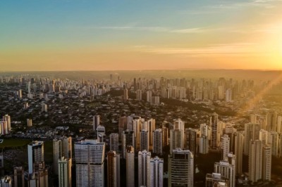 Umidade cai a 12% em Goiânia: Prefeitura divulga alerta e cuidados essenciais contra calor e fumaça