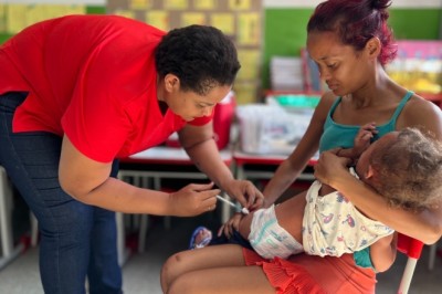Vacinação chega a Cmei de Goiânia nesta sexta-feira para atualizar cadernetas de crianças