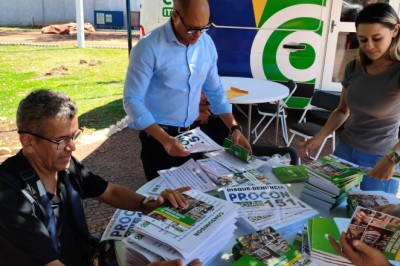 Procon Itinerante leva atendimento gratuito e orientação sobre direitos do consumidor ao interior de Goiás