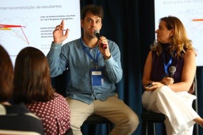 Goiás firma parceria para oferecer bolsas de mestrado no exterior