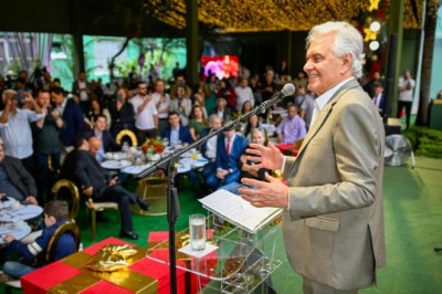 Caiado exalta força e importância do jornalismo no interior de Goiás