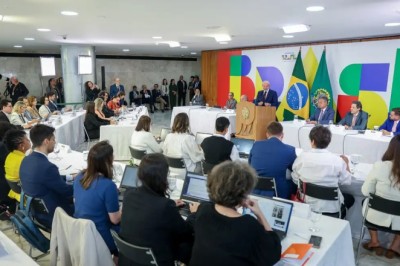 Lula afirma que vai vetar PL da Dosimetria