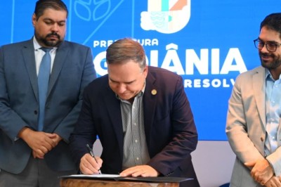 Sandro Mabel empossa novo titular da Sedicas em Goiânia