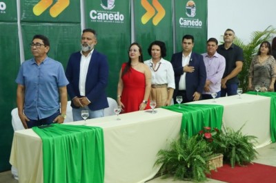 Senador Canedo empossa 52 gestores escolares