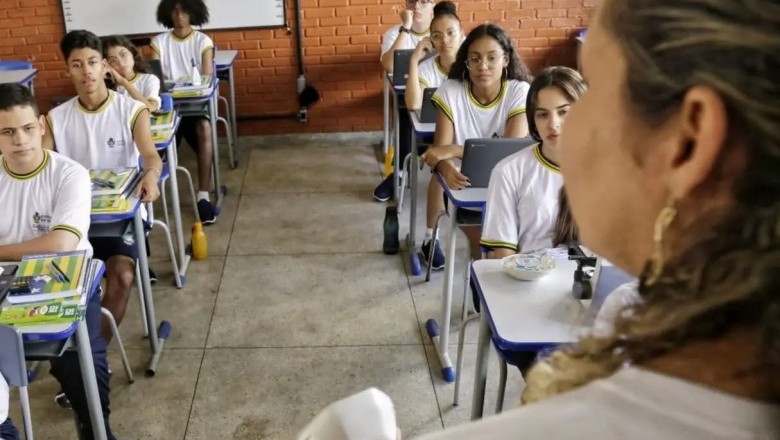 Professores da rede estadual de ensino terão reajuste de 5,4%