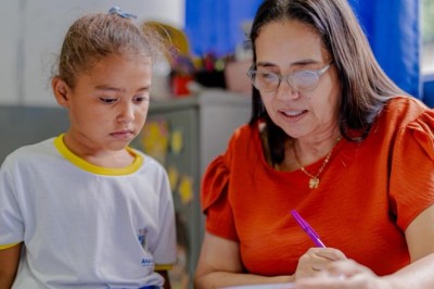 Anápolis cria comissão para contratação temporária de professores