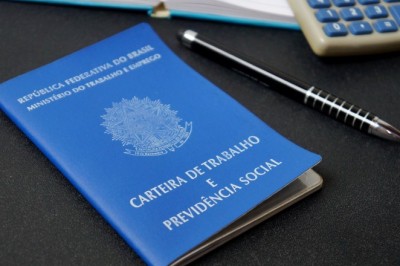 Emprego formal segue como preferência entre brasileiros