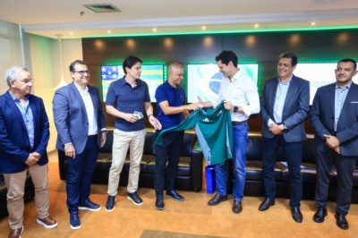 Governador Daniel Vilela recepciona árbitros goianos confirmados para Copa do Mundo