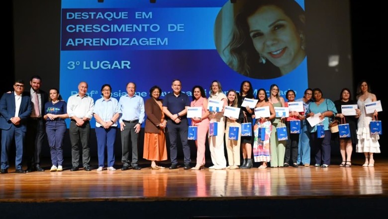 Prefeitura de Goiânia premia docentes por desempenho no 5º ano