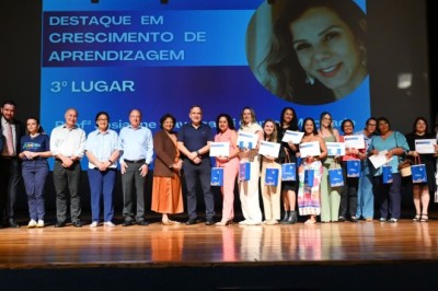 Prefeitura de Goiânia premia docentes por desempenho no 5º ano