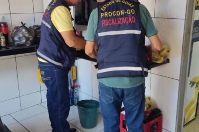 Em Jandaia, Procon apreende quase 450 latas de cervejas vencidas