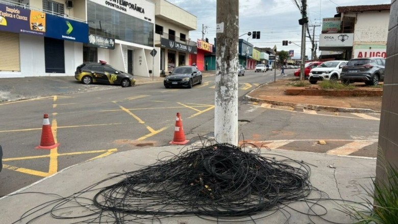 Prefeitura de Goiânia intensifica e cobra empresas responsáveis pela retirada de fios soltos