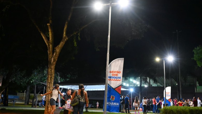 Prefeito Sandro Mabel entrega nova iluminação da Praça George Washington, no Jardim Novo Mundo