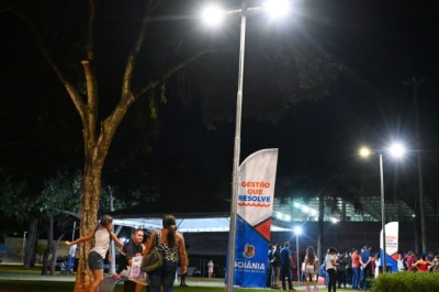 Prefeito Sandro Mabel entrega nova iluminação da Praça George Washington, no Jardim Novo Mundo