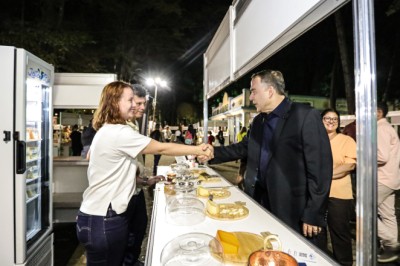 Prefeito Sandro Mabel participa do lançamento do Festival Goiás Gastronomia no Mutirama