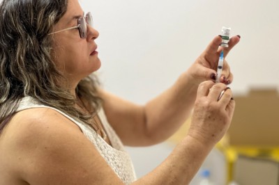Com mais salas, Prefeitura de Goiânia acelera vacinação e bate recorde contra gripe