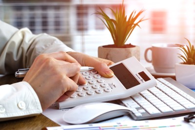 Goiás bate recordes de renda em 2025: 67,2% dos moradores têm ganhos e média supera a nacional, diz IBGE
