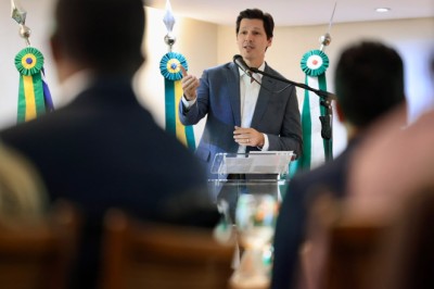 Goiás lidera Ideb e detalha R$ 10 bilhões em educação: 985 escolas, 480 mil alunos e 215 mil Chromebooks