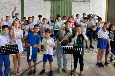 Flauta doce na sala de aula: 240 alunos de Goiânia participam de projeto que reforça a aprendizagem