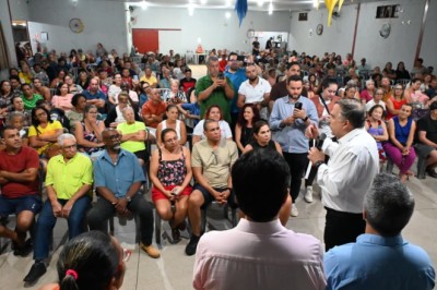 Após mais de 30 anos de espera, 100 famílias do Goiânia Viva recebem escrituras; outras 500 serão regularizadas