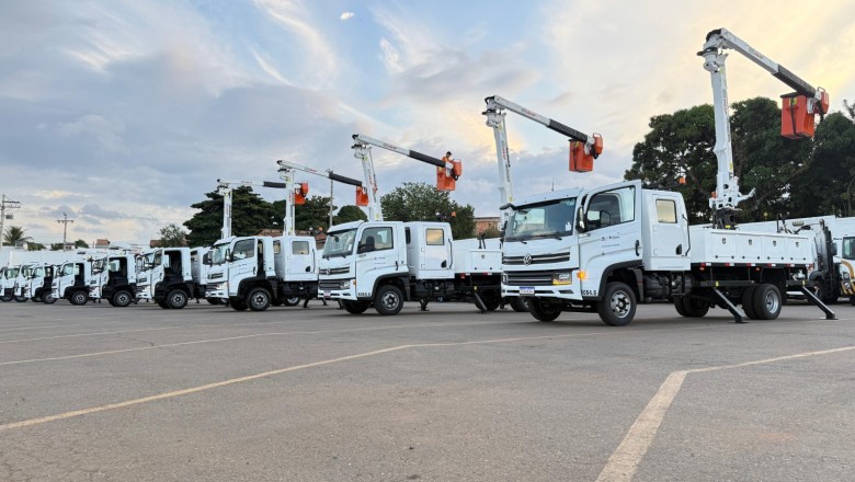 Giro 360° e 11 m de alcance: novos caminhões marcam nova etapa na poda de árvores em Goiânia
