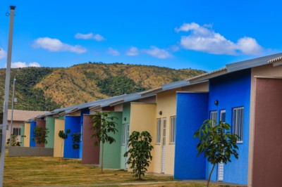 R$ 5,1 milhões em moradia social: 30 casas são entregues em Vila Boa; mais 29 até 2026