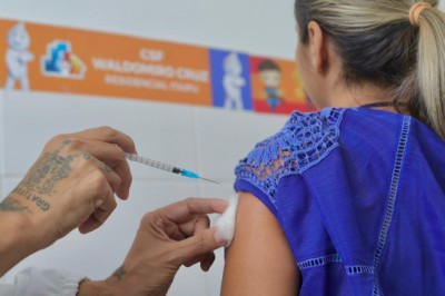 Vacinação da gripe em Goiânia recebe elogios por agilidade e atinge 244 mil doses; 212 mil prioritários ainda não se imunizaram