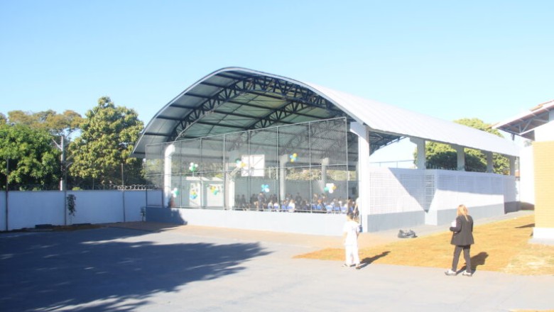 Reforma, ampliação e nova quadra beneficiam mais de 900 alunos em colégio estadual de Goiânia