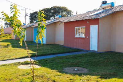 Casas a custo zero chegam a 167 municípios em Goiás; Agehab diz que estado é único a zerar financiamento