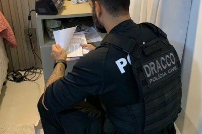 Operação Dolos mira rede suspeita de desviar R$ 9 milhões; bens de luxo e armas são apreendidos em três estados