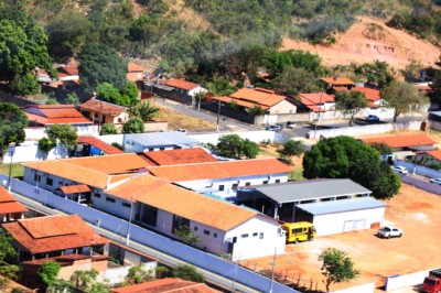 Inaugurado novo Cepi em Campinaçu e entregue ônibus escolar; entenda o impacto para a comunidade