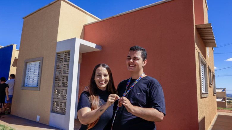 Sem parcelas e sem financiamento: 36 famílias recebem casas em Santa Rita do Novo Destino