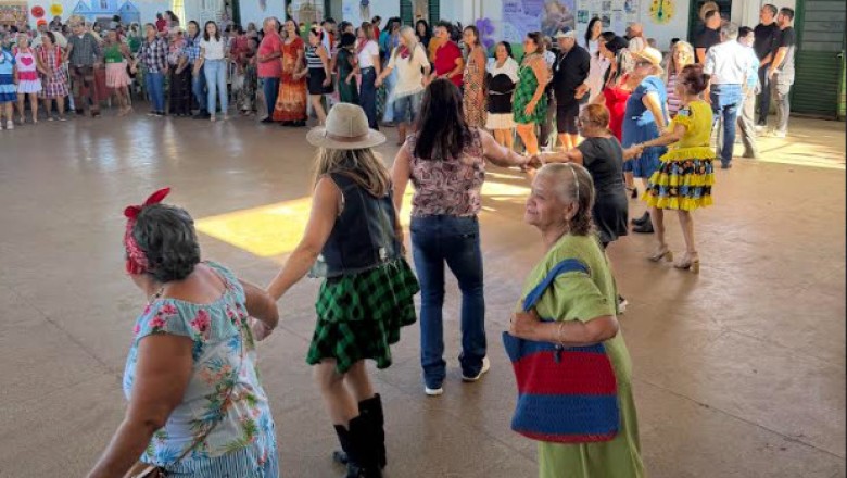 Bailão 60+ em Goiânia reúne 500 idosos com música, serviços e ações do Junho Violeta