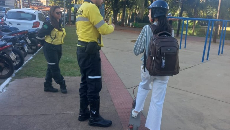 Patinetes, bicicletas eletricas e ciclomotores: o que pode e o que nao pode em calcadas e vias de Goiania
