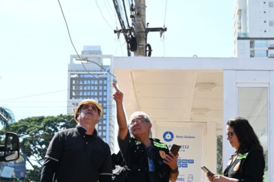 Operação Cidade Segura mobiliza 38 empresas, regulariza 4.396 postes e remove 110,7 t da rede aérea em Goiânia