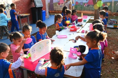 Volta às aulas em Goiânia: 113 mil estudantes retomam semestre com tablets, reformas e 92 dias letivos