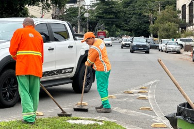 Em 24 horas, Comurg varre 3.171 km de vias em Goiânia e esclarece quem cuida das calçadas