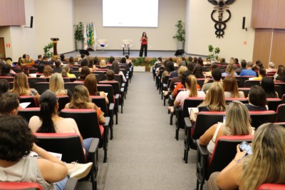 Jogos que ensinam sobre dinheiro: seminário vai capacitar 120 professores de Matemática em Goiânia