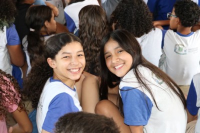 Goiânia lança 1º Seminário Escola das Adolescências; oficinas e clubes miram ensino do 6º ao 9º ano