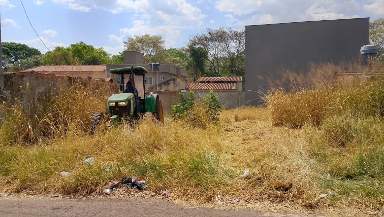 Goiânia limpa 779 lotes em seis meses; custos são cobrados dos proprietários no ITU