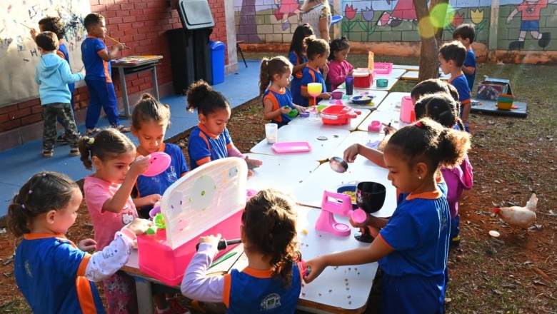 Reestruturação da carreira pode elevar ganhos de servidores da Educação de Goiânia em até 19,18% até 2030