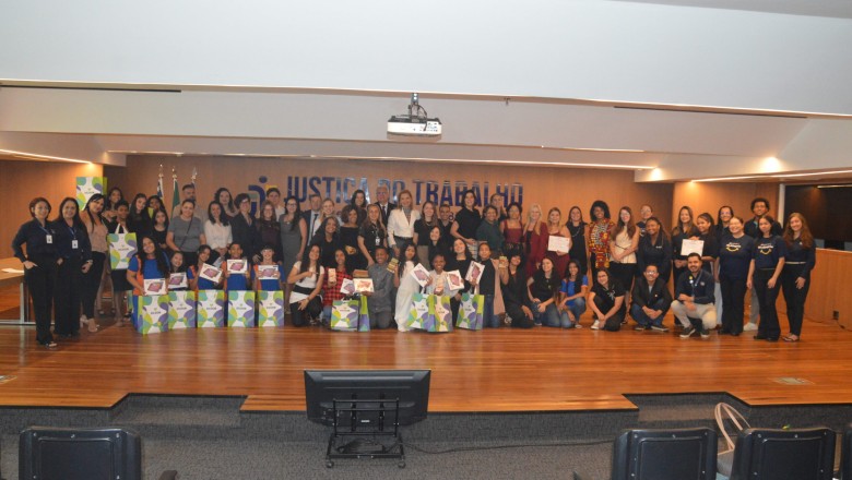 Musical sobre direitos trabalhistas leva escola municipal de Goiânia ao 1º lugar em premiação do TRT