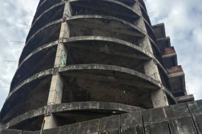 Imóvel abandonado há 25 anos vira alvo de ação da Prefeitura após denúncias de crimes no Centro de Goiânia