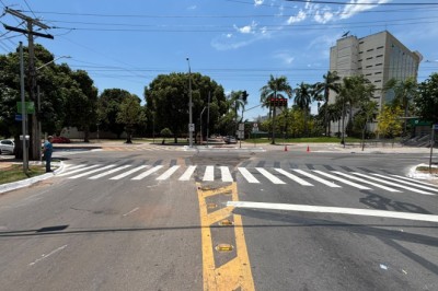 Cruzamento entre Avenida 85 e Praça Cívica ganha mais espaço após retirada de barreira