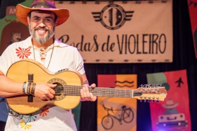 Almir Pessoa aproxima viola caipira e música de câmara em concerto no Teatro Goiânia